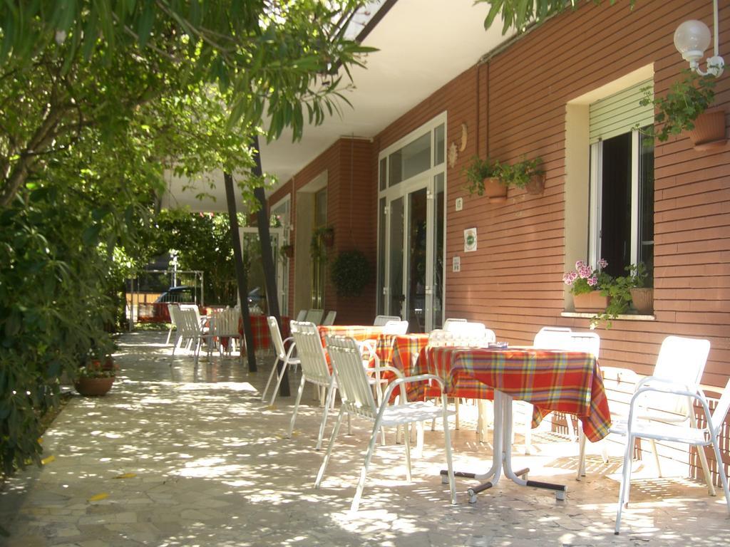 Hotel Marilena Viserbella di Rimini ภายนอก รูปภาพ
