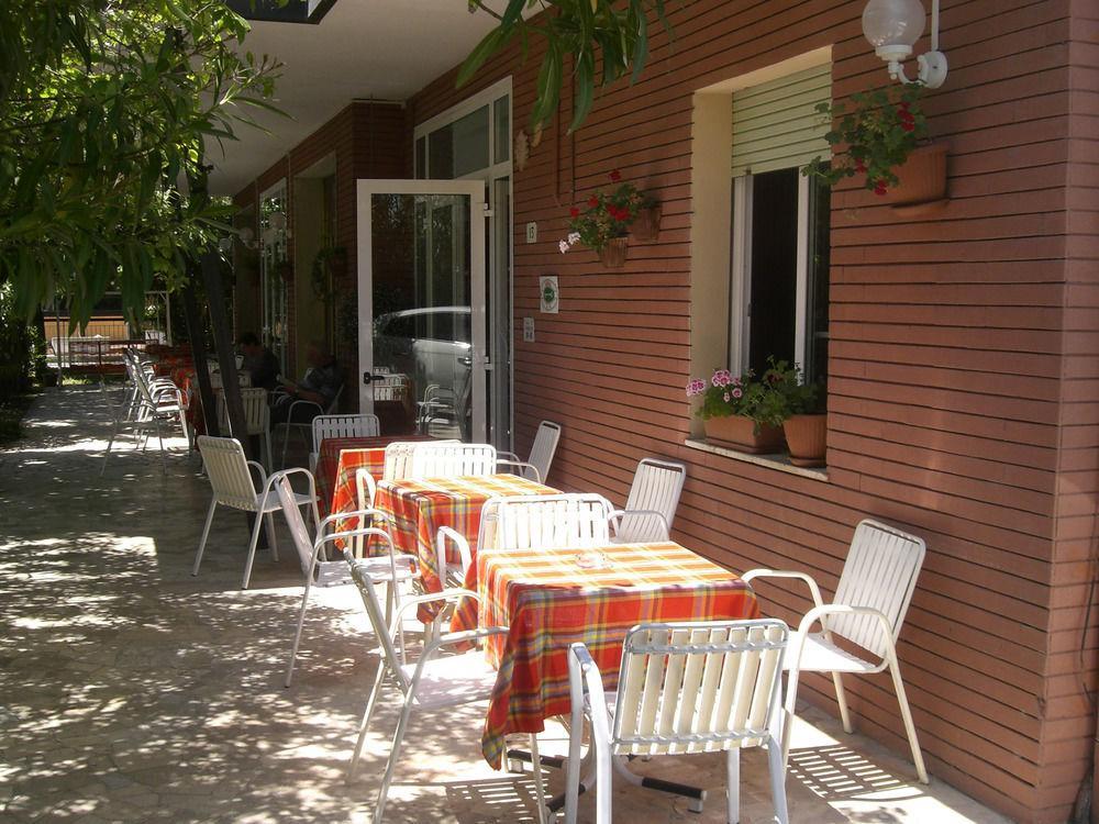 Hotel Marilena Viserbella di Rimini ภายนอก รูปภาพ