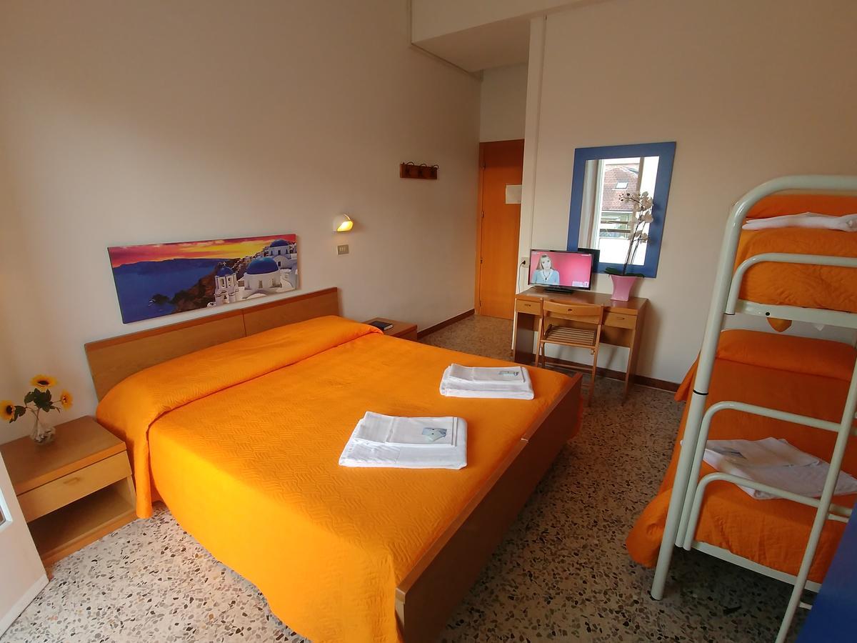 Hotel Marilena Viserbella di Rimini ภายนอก รูปภาพ